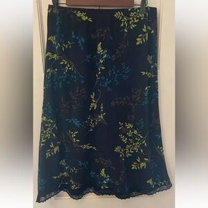 VTG Notations Black Floral Elastic Lined Skirt W/Lace Hem Sz L (Practical Magic)